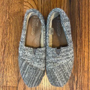 Grey Knit Toms
